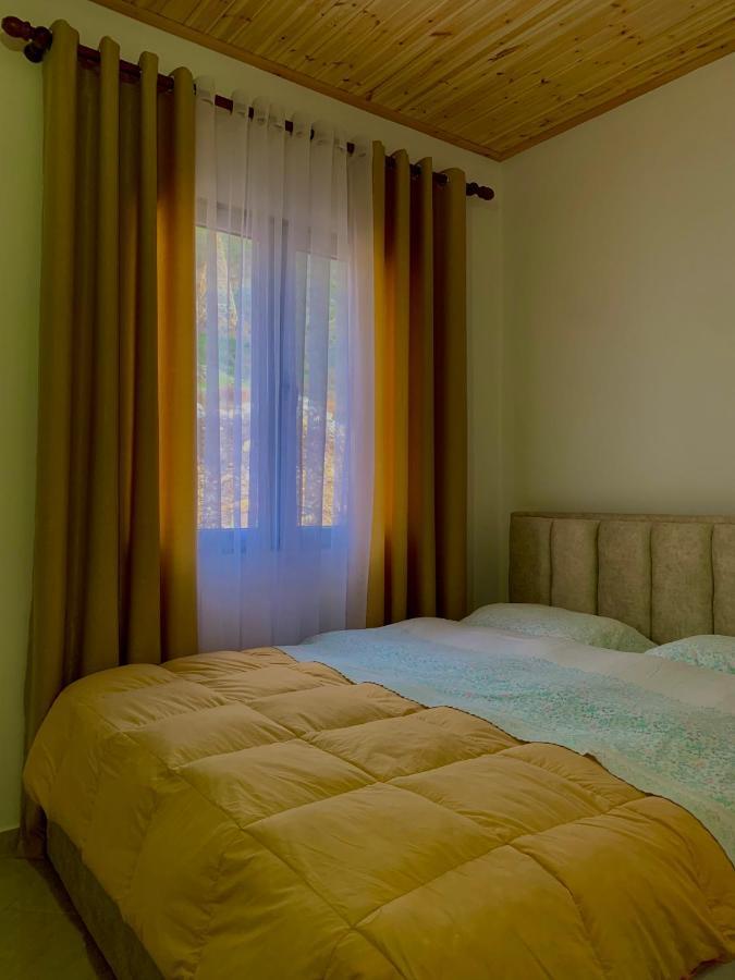 Lugina E Komanit Εξωτερικό φωτογραφία